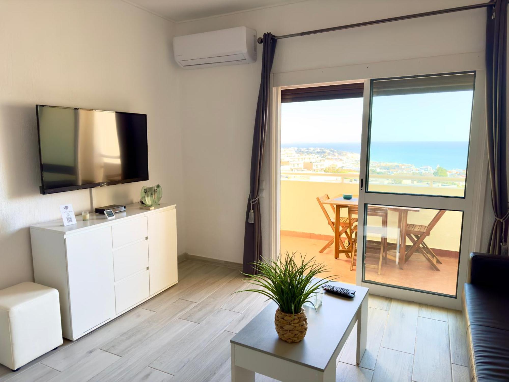 Les 3 Dauphins In Apartment