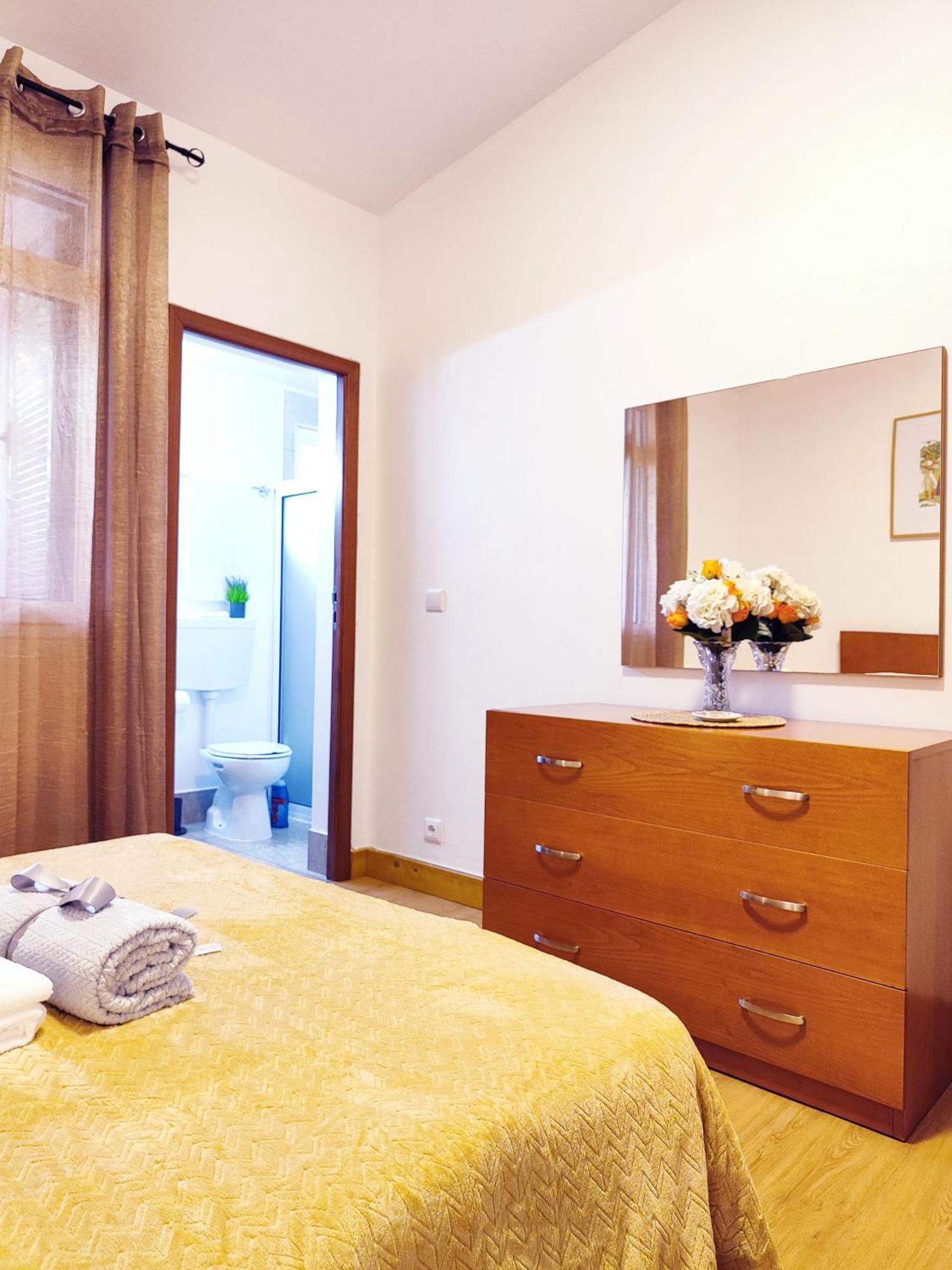 Gateone Al Airport View House * Machico (Madeira)