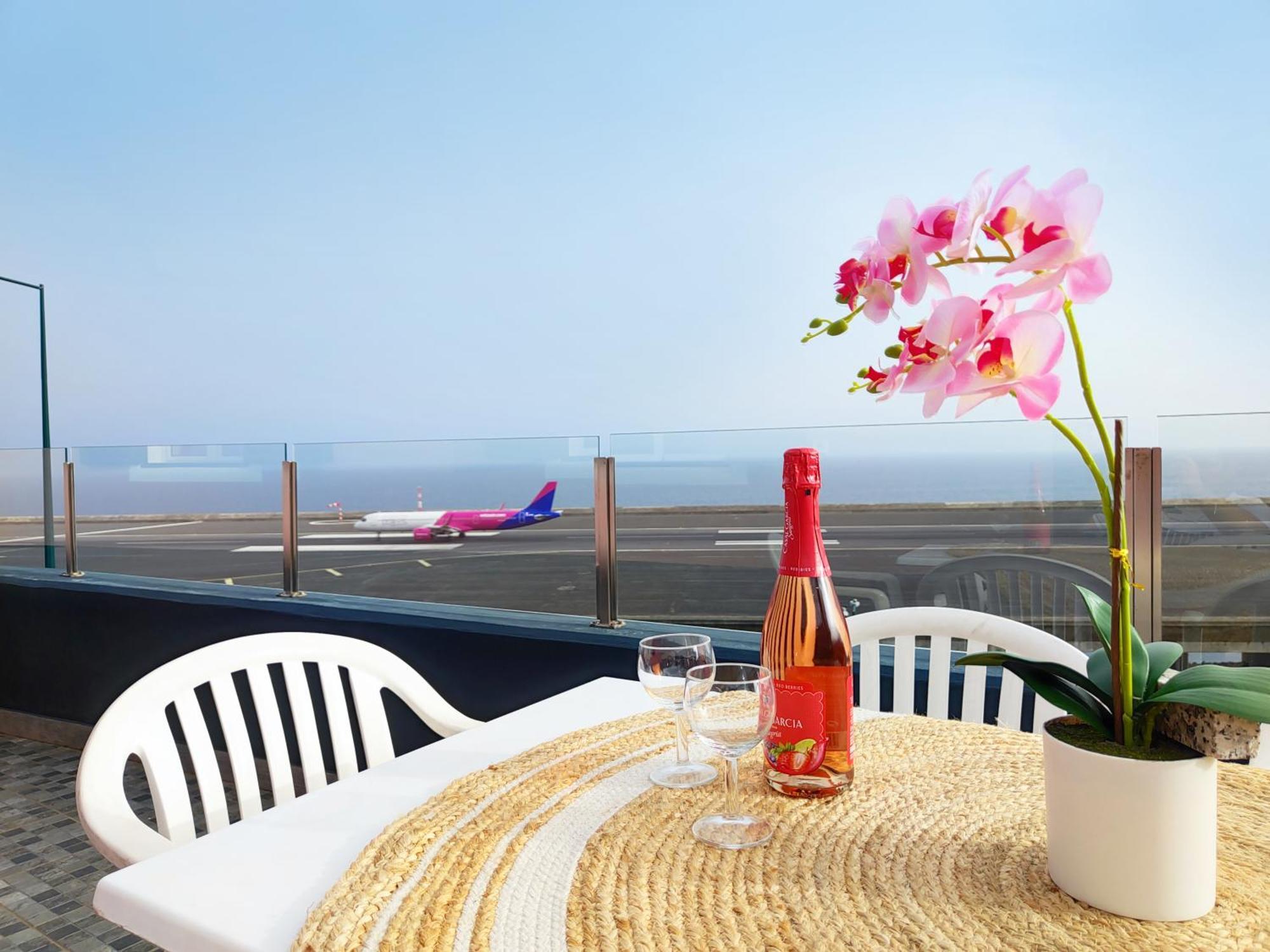 Gateone Al Airport View House * Machico (Madeira)