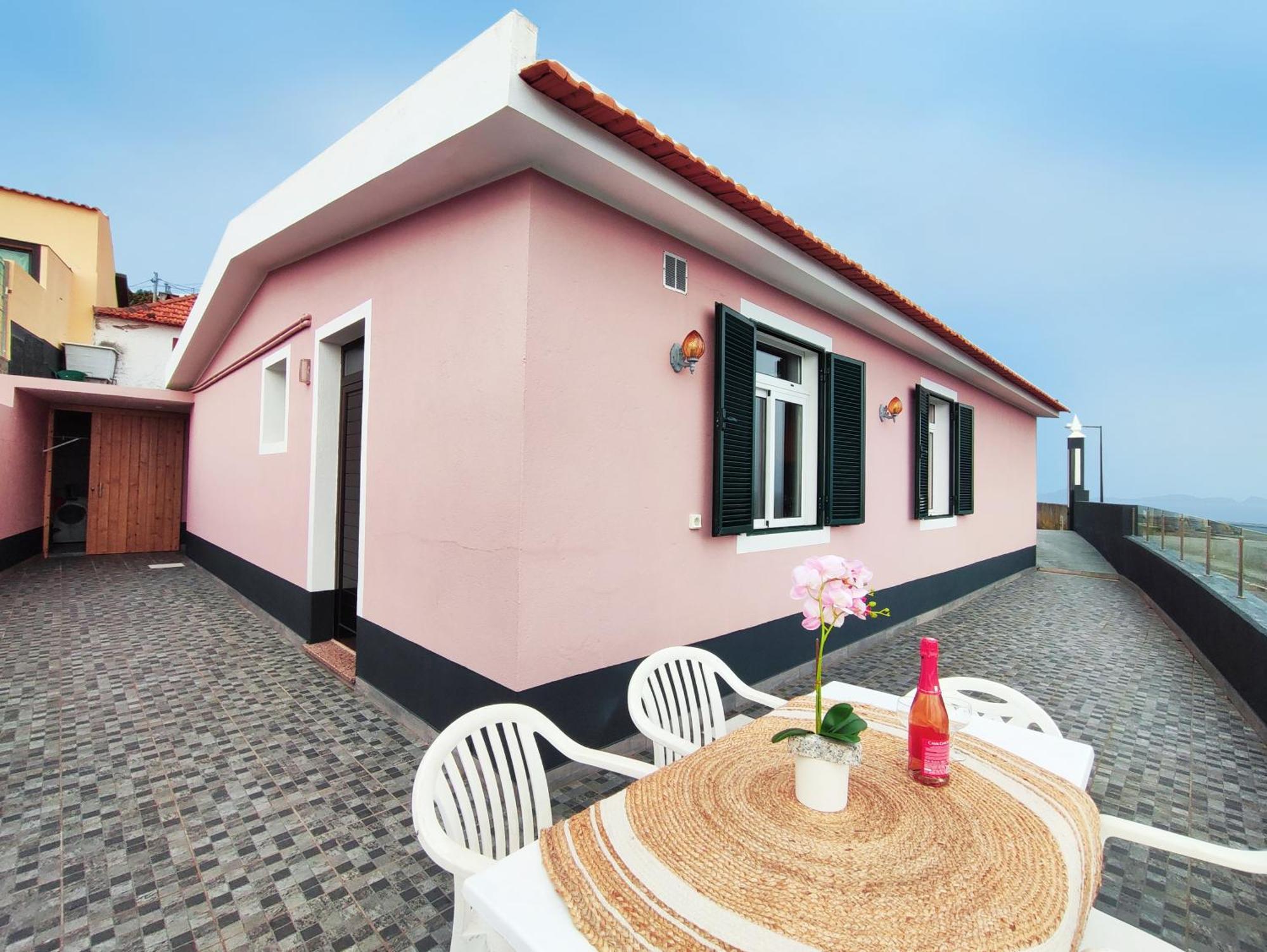 Gateone Al Airport View House Machico (Madeira)