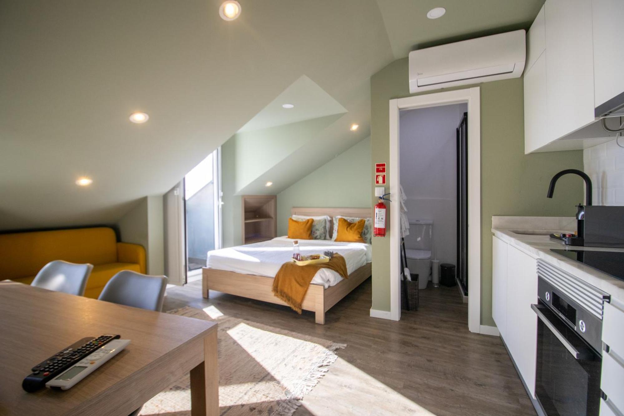 Loios And Aparthotel