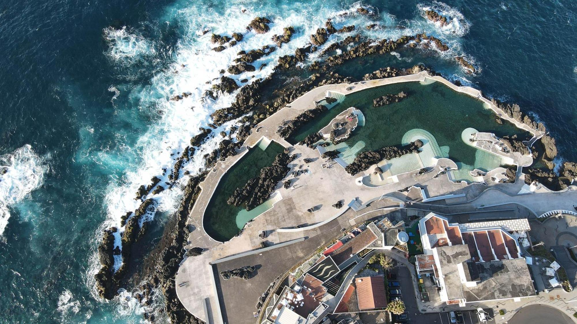 The Jolie - By The Ocean Apartment