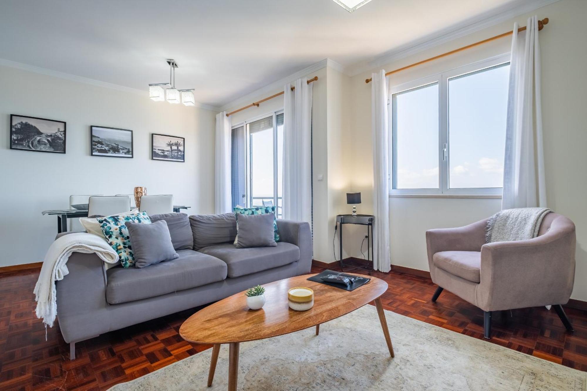 Apartment Sea View - By Wehost Camara de Lobos