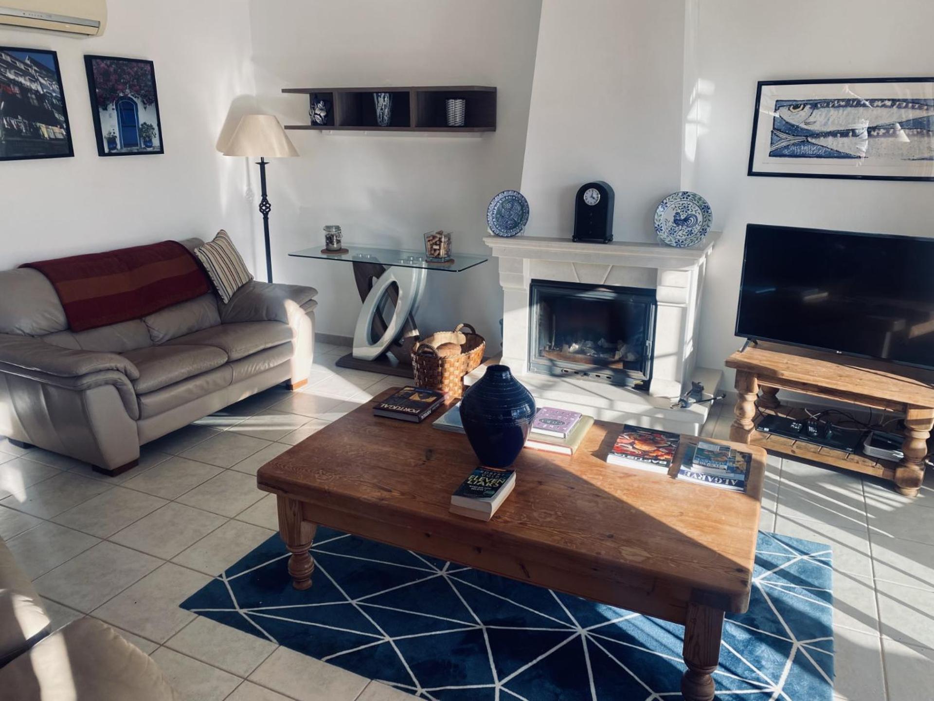 Modern Two Bedroom Poolside Townhouse * Budens