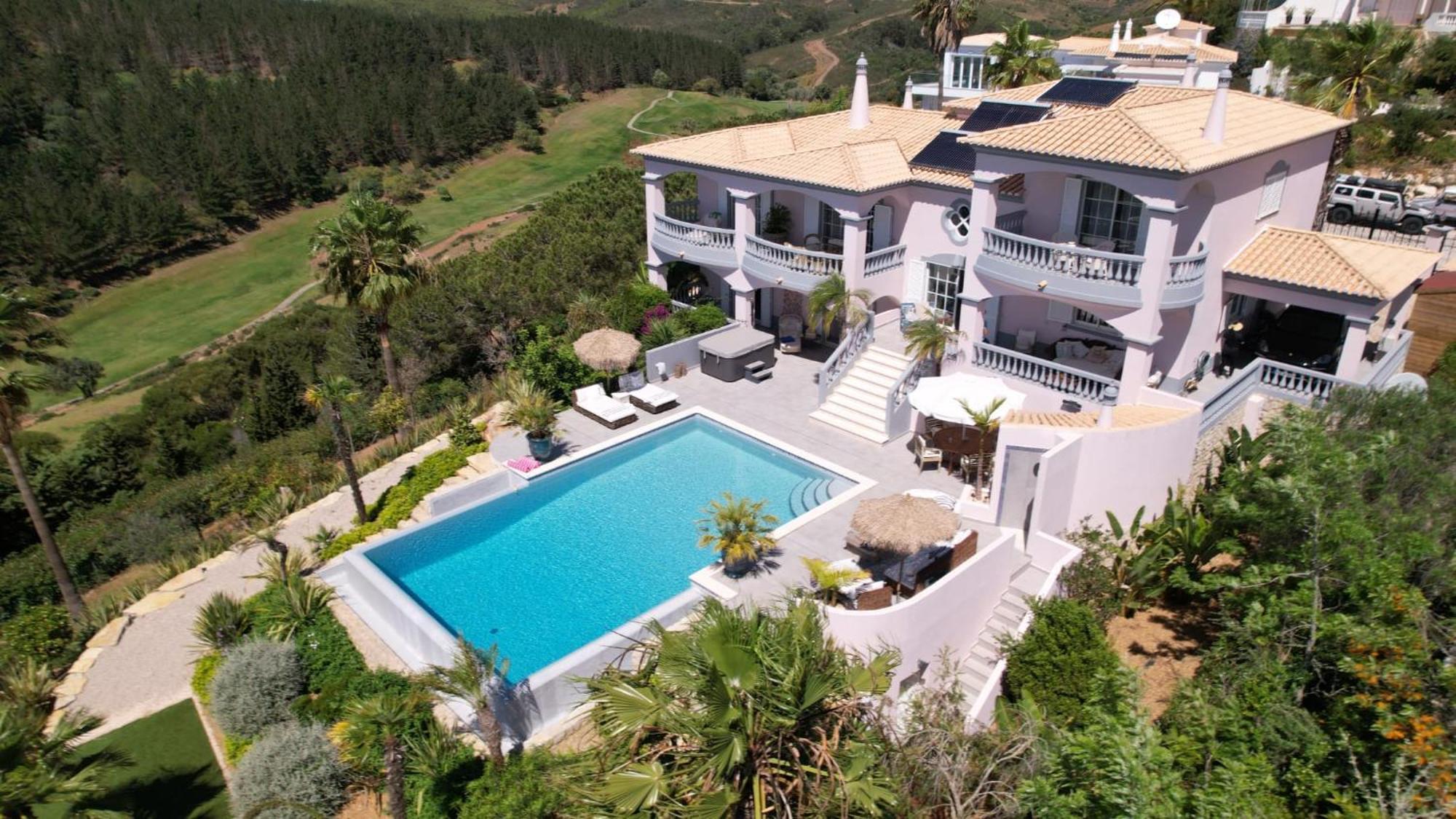Luxurious & Famous Of Dutch Tv Show Villa *