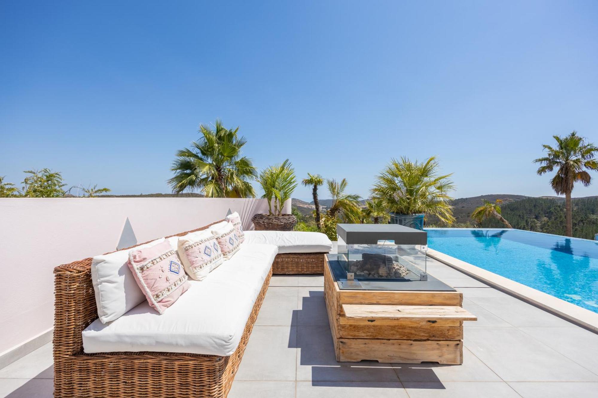 Luxurious & Famous Of Dutch Tv Show Villa *