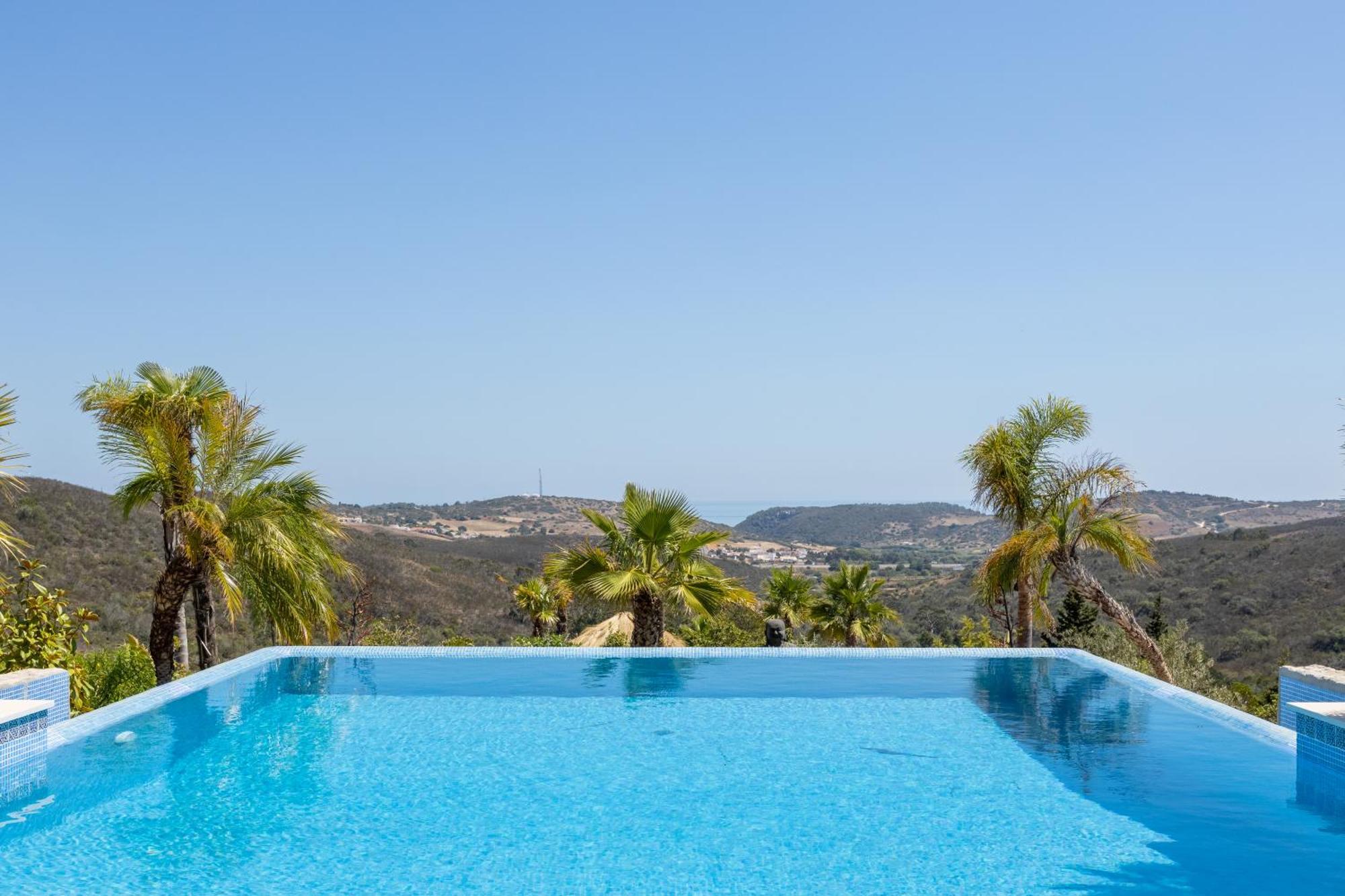 Luxurious & Famous Of Dutch Tv Show Villa *