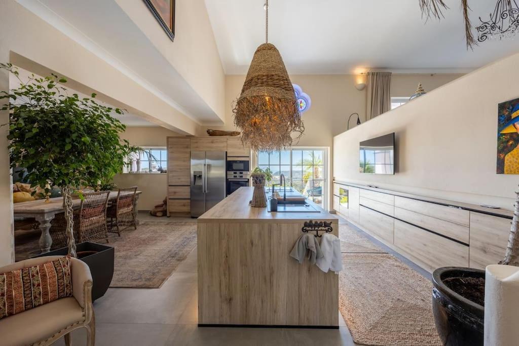 Villa Luxurious & Famous Of Dutch Tv Show *