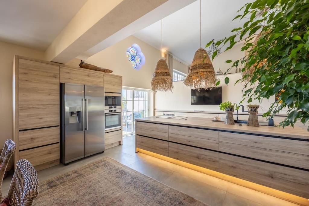 Luxurious & Famous Of Dutch Tv Show Villa *