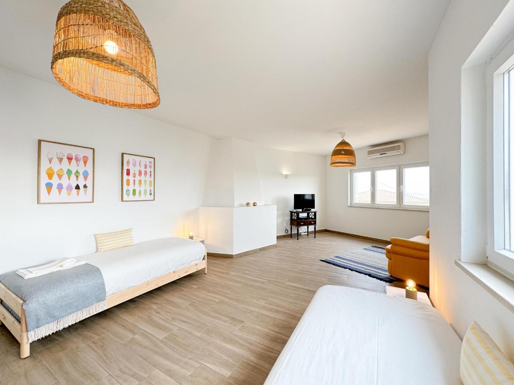 Apartment Charming House With Pool And Close To Beaches #1946