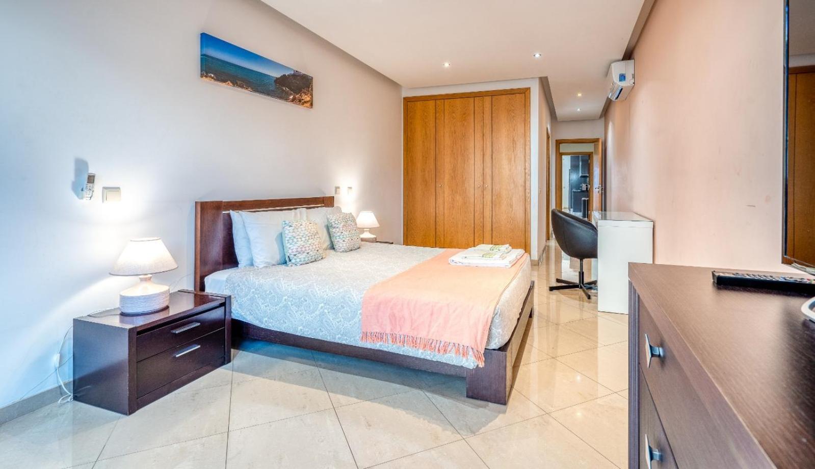 Full Private 300sqm Jacuzzi Heated Pool Ideal & Quiet Location Albufeira