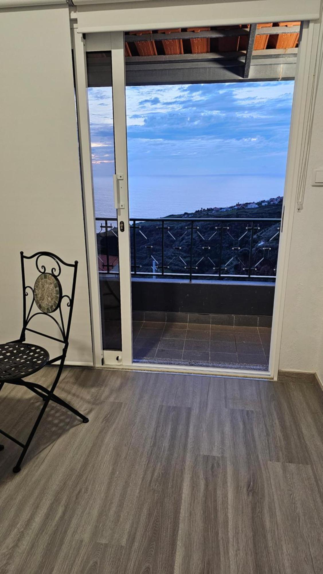 Sunset Star With Sea View Apartment