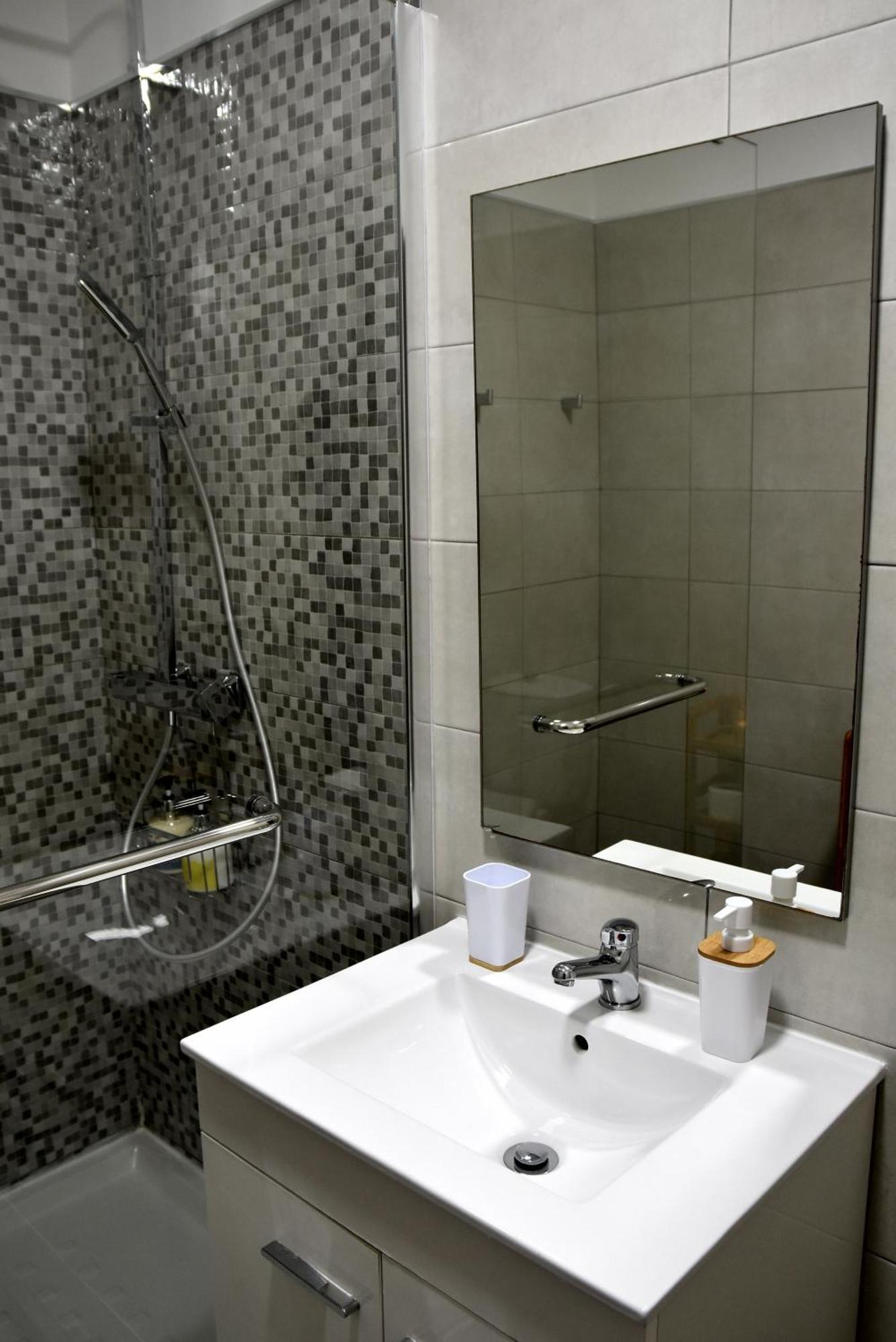 House Apartment *