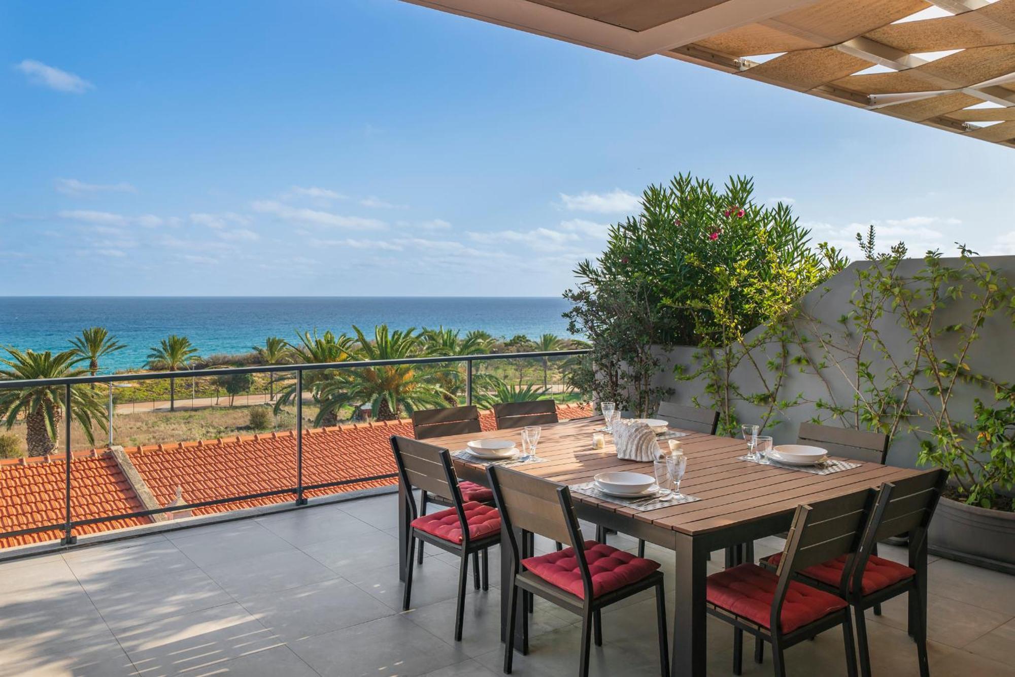 Casa Da Maresia By An Island *