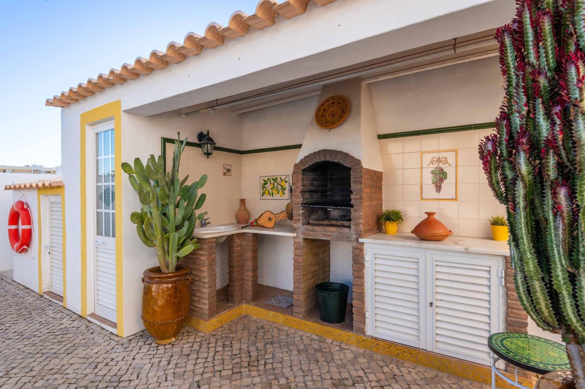 Gale Sun - Luxury, 5bed With Free Wifi, Ac, Private Pool, 5 Min From The