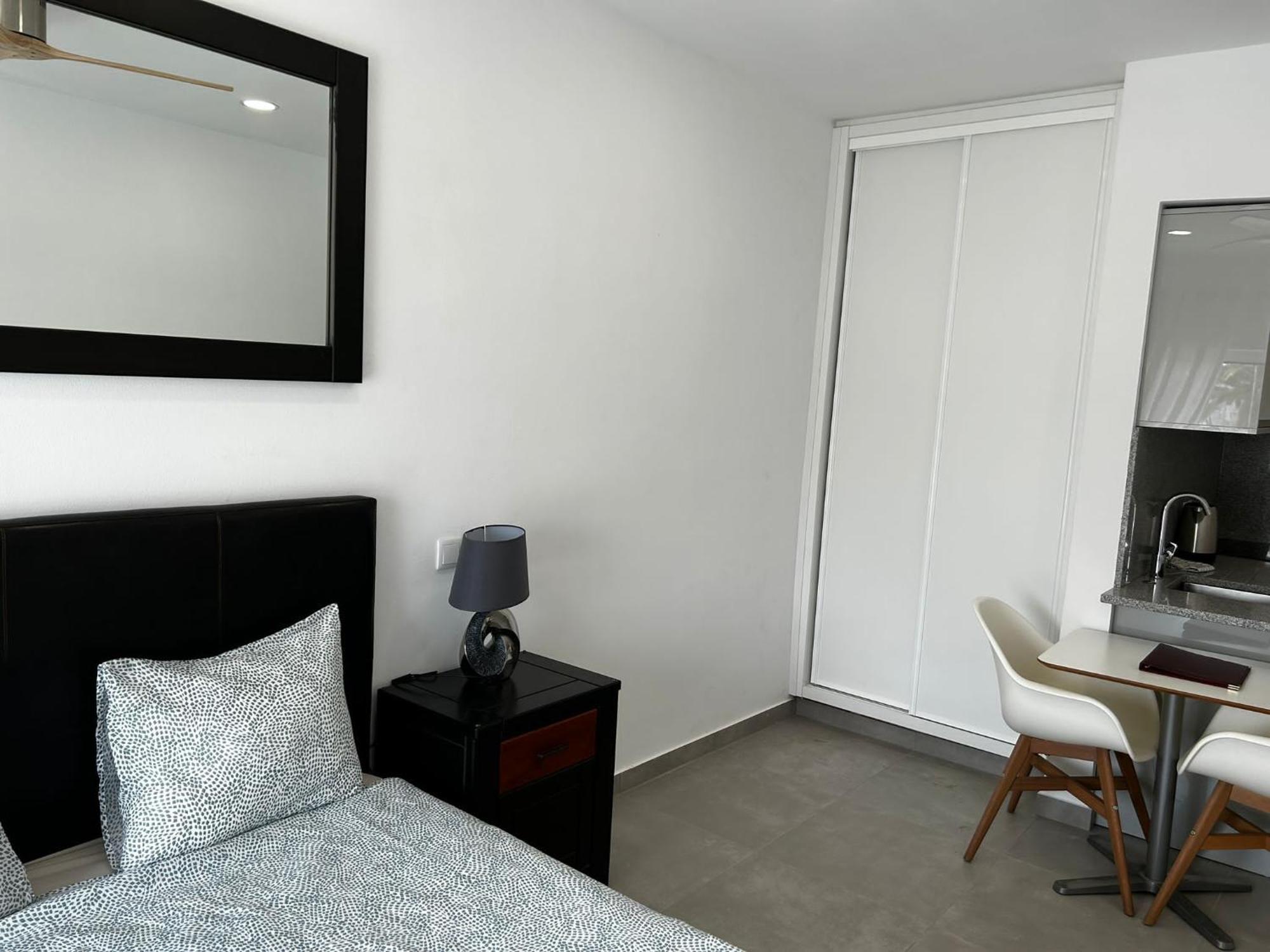 With Spectacular Views Of Marina Apartamento