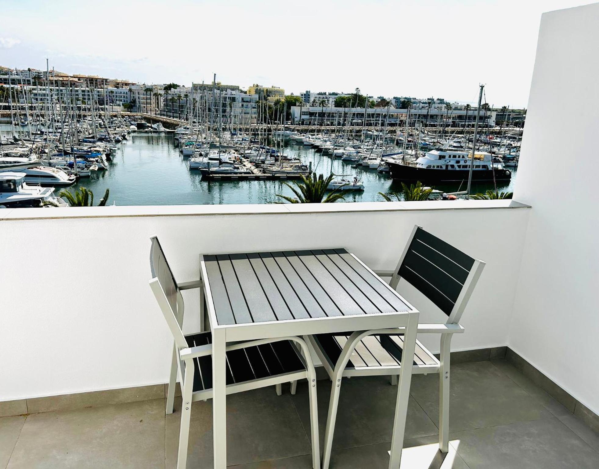 With Spectacular Views Of Marina * Lagos