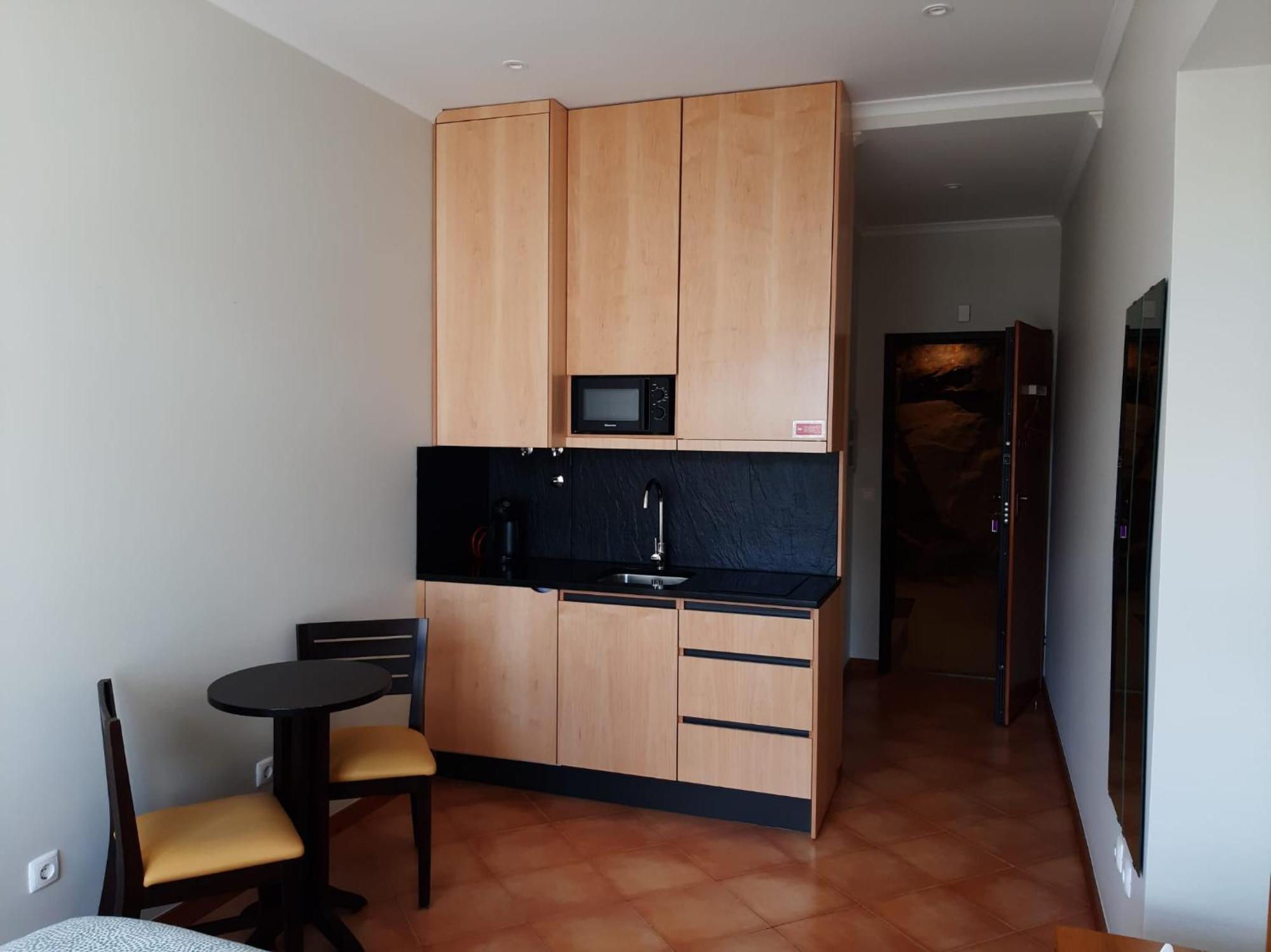 Hostal Happy & Oporto