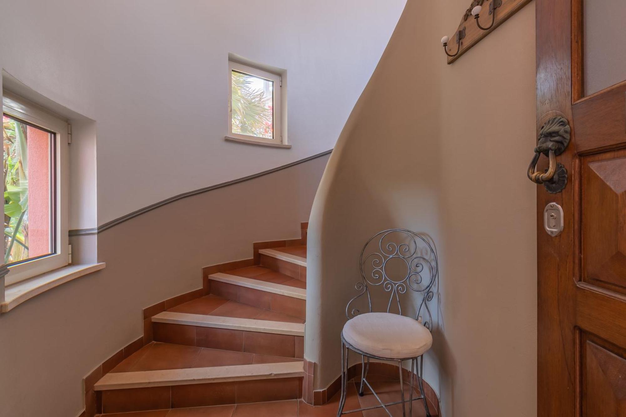 D. Dinis - Charming (adults Only) Lagos