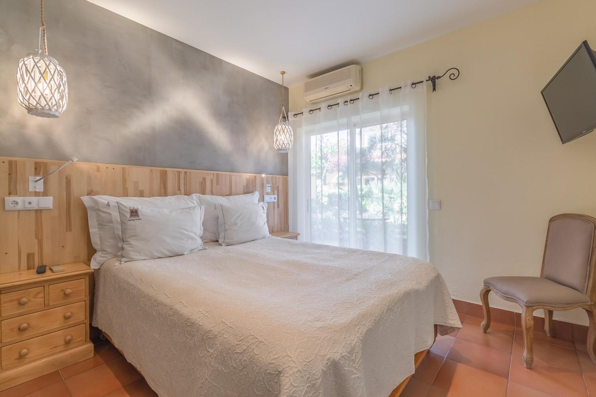 D. Dinis - Charming (adults Only) 2*