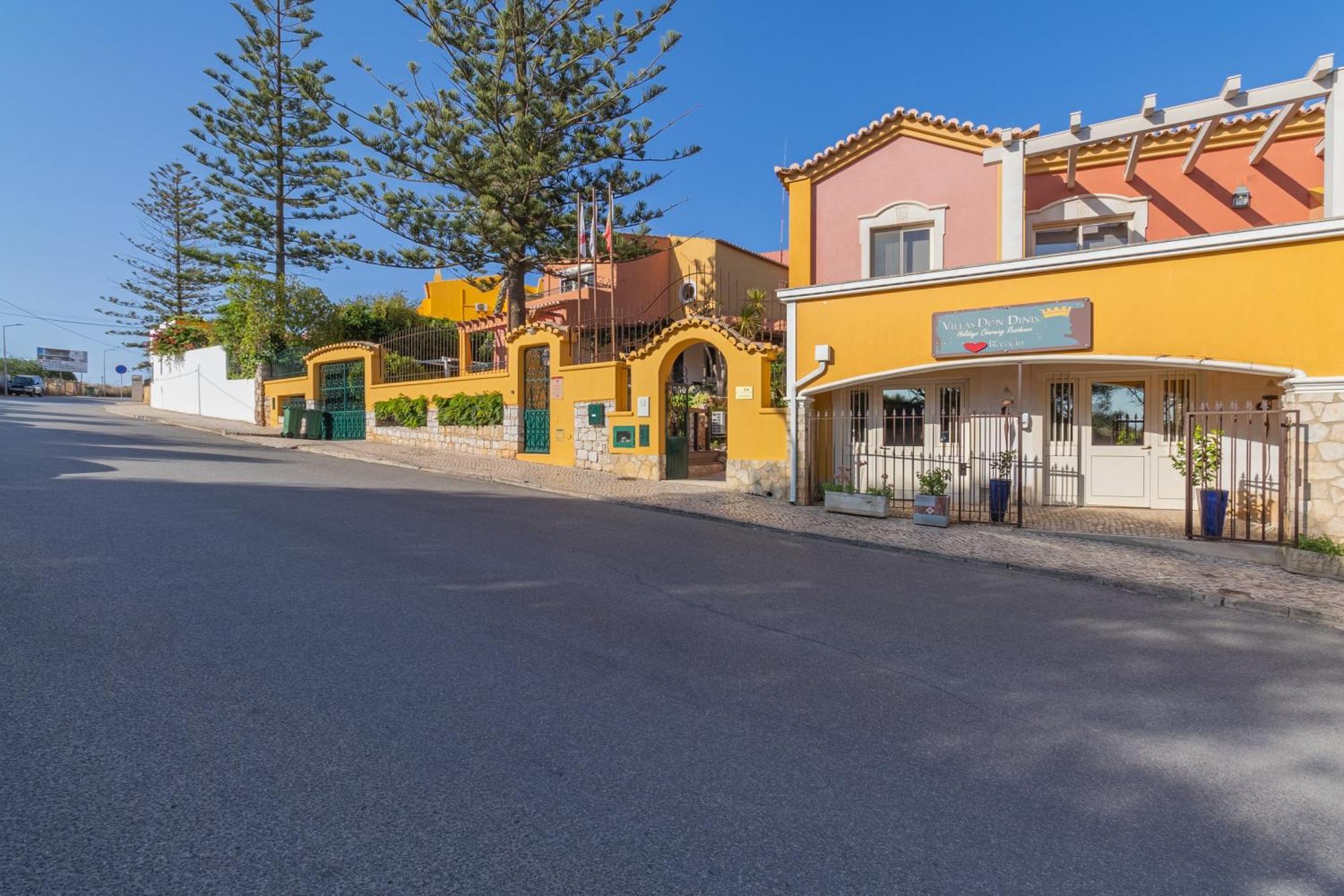 D. Dinis - Charming (adults Only) Lagos