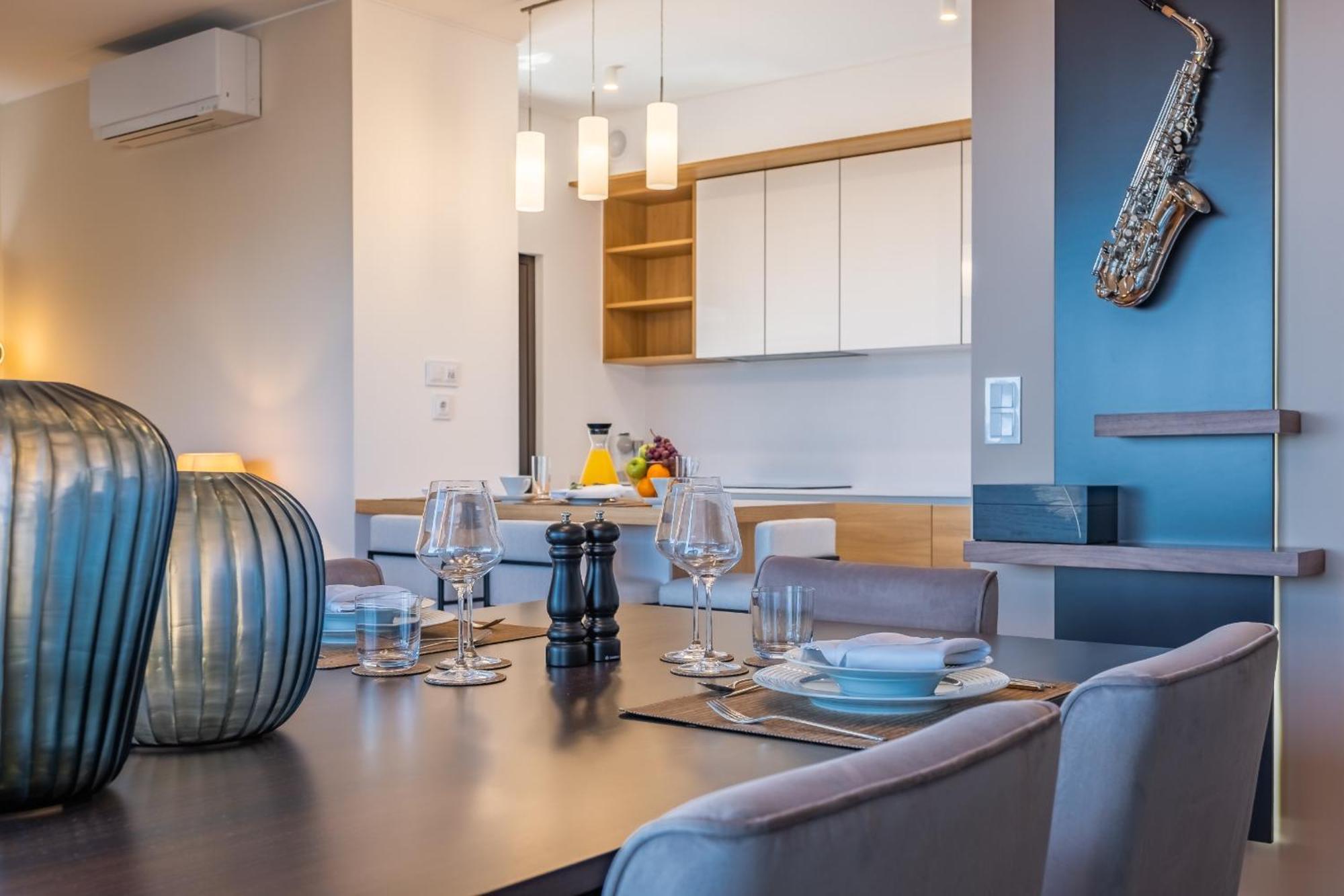 Maha By Kaamah - 2 Bedroom Oceanview Designer Apartment Funchal (Madeira)