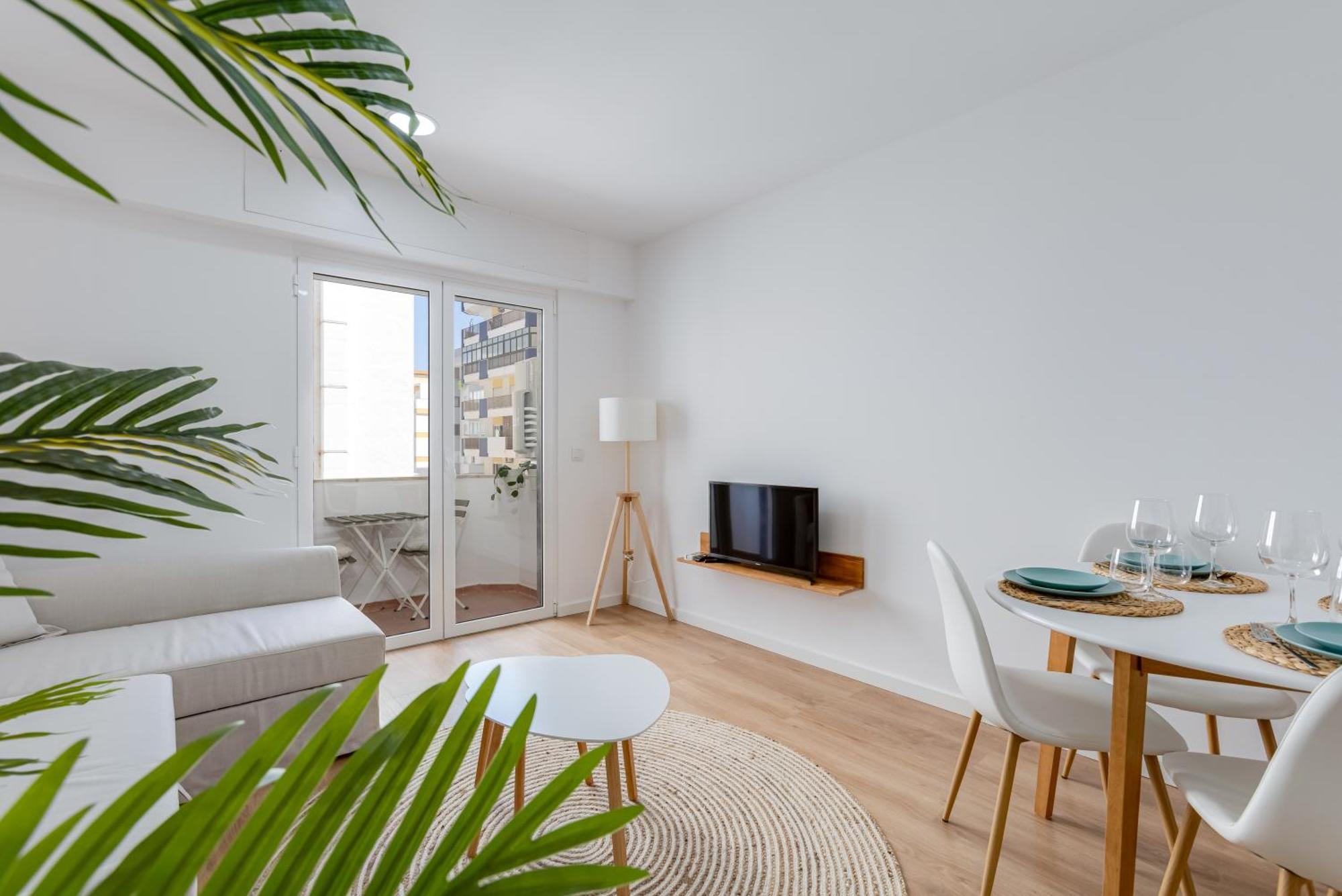T2 Rosa Dos Ventos, A/c & Terrace - Casas & Papeis Apartment