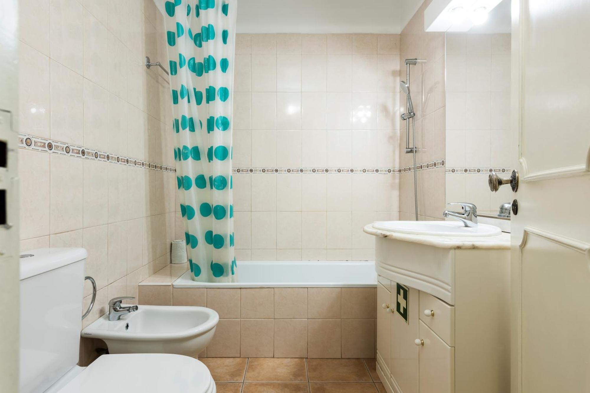 Apartment Jaune - 50 Meters To The - Quarteira
