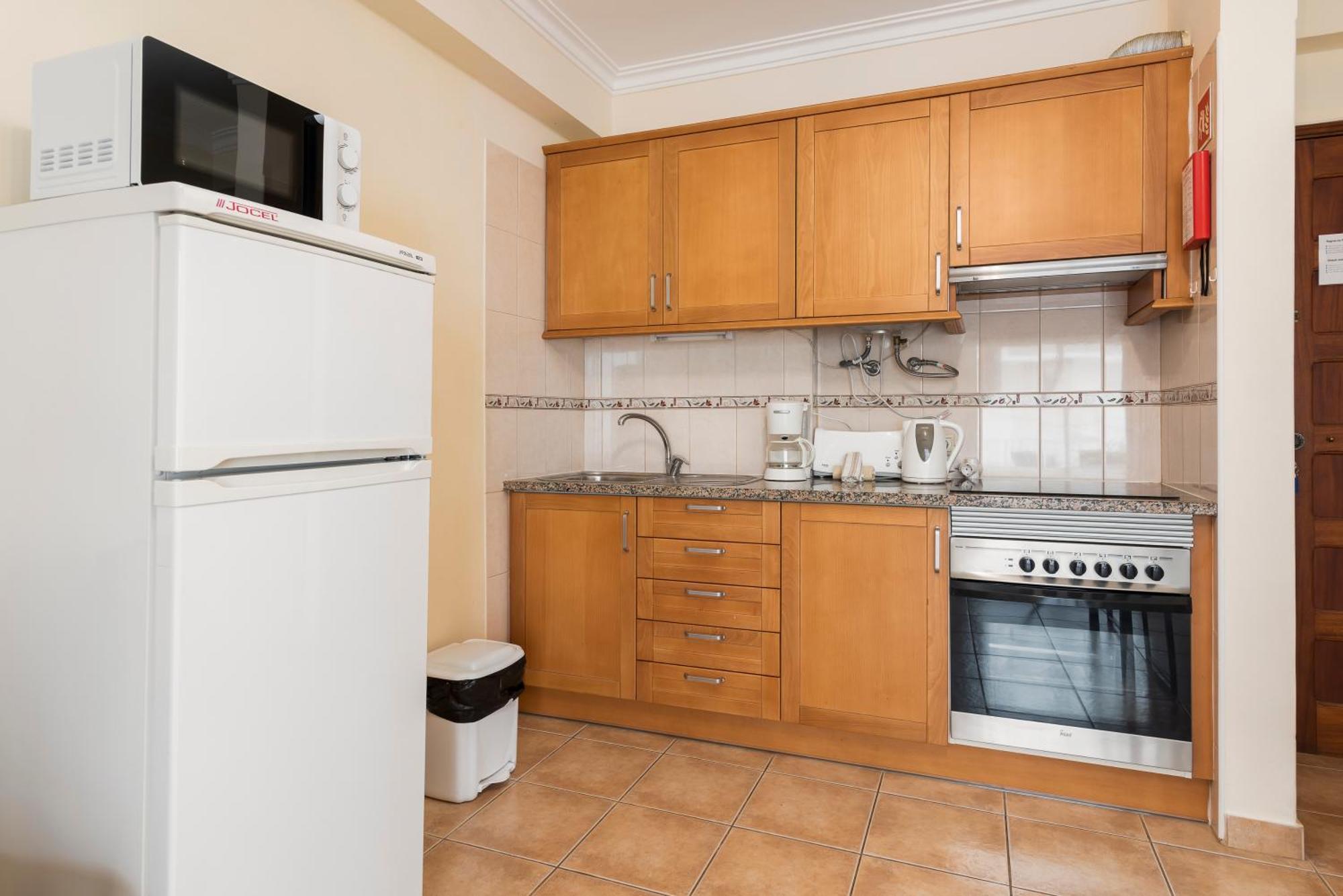 Jaune - 50 Meters To The - Apartment *