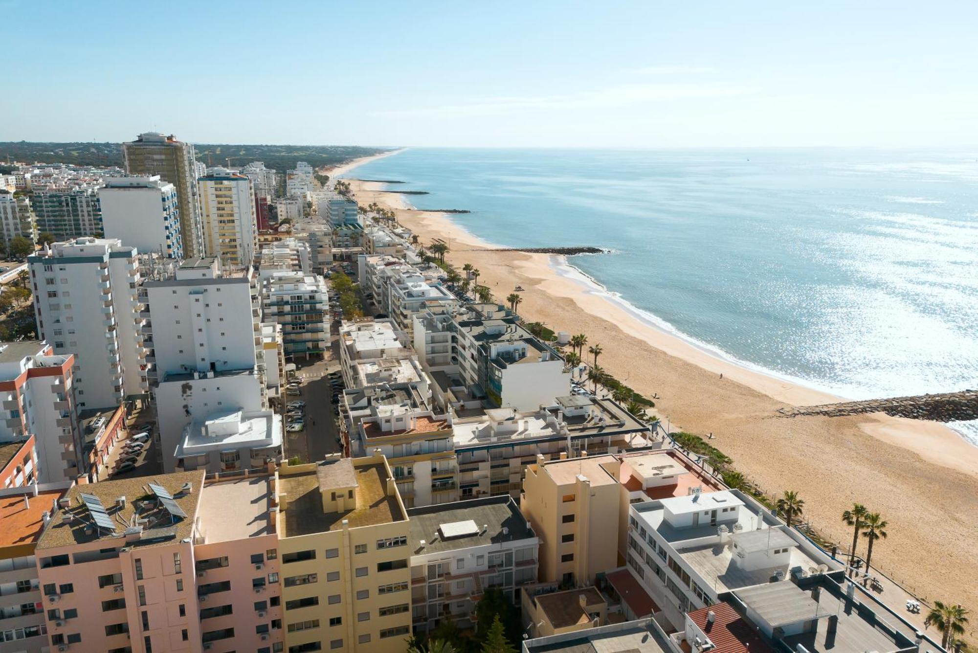 Apartment Jaune - 50 Meters To The - Quarteira