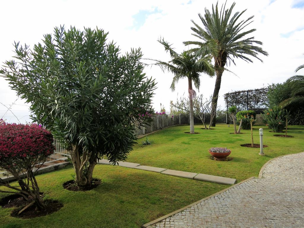 Finest Rentals - Beachfront Penthouse Apartment