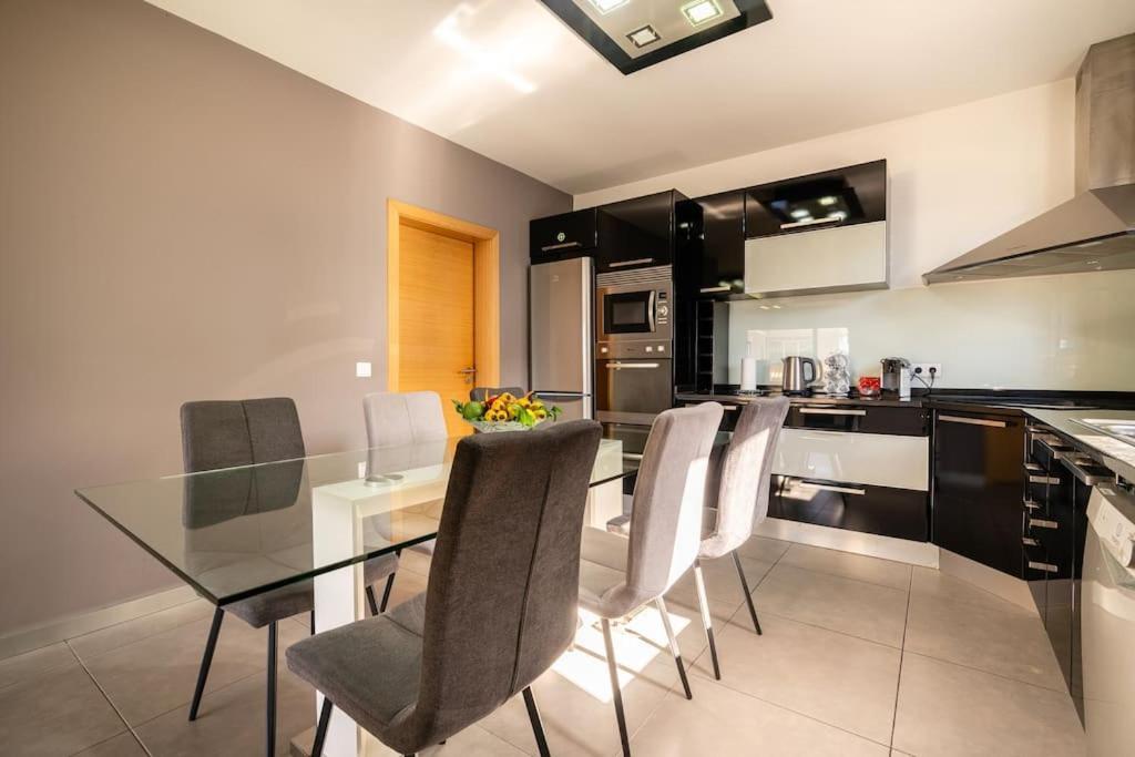 Casa Mia, A Dream Spot With Heated Pool Villa