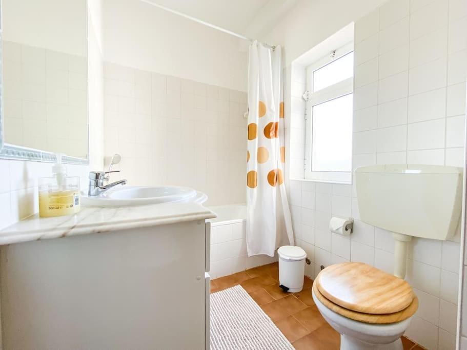 Family-friendly Semi-detached House In #1865 Vakantiehuis Aljezur
