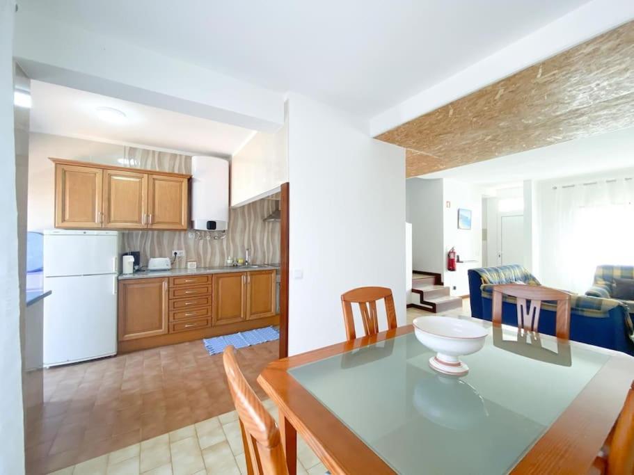 Vakantiehuis Family-friendly Semi-detached House In #1865