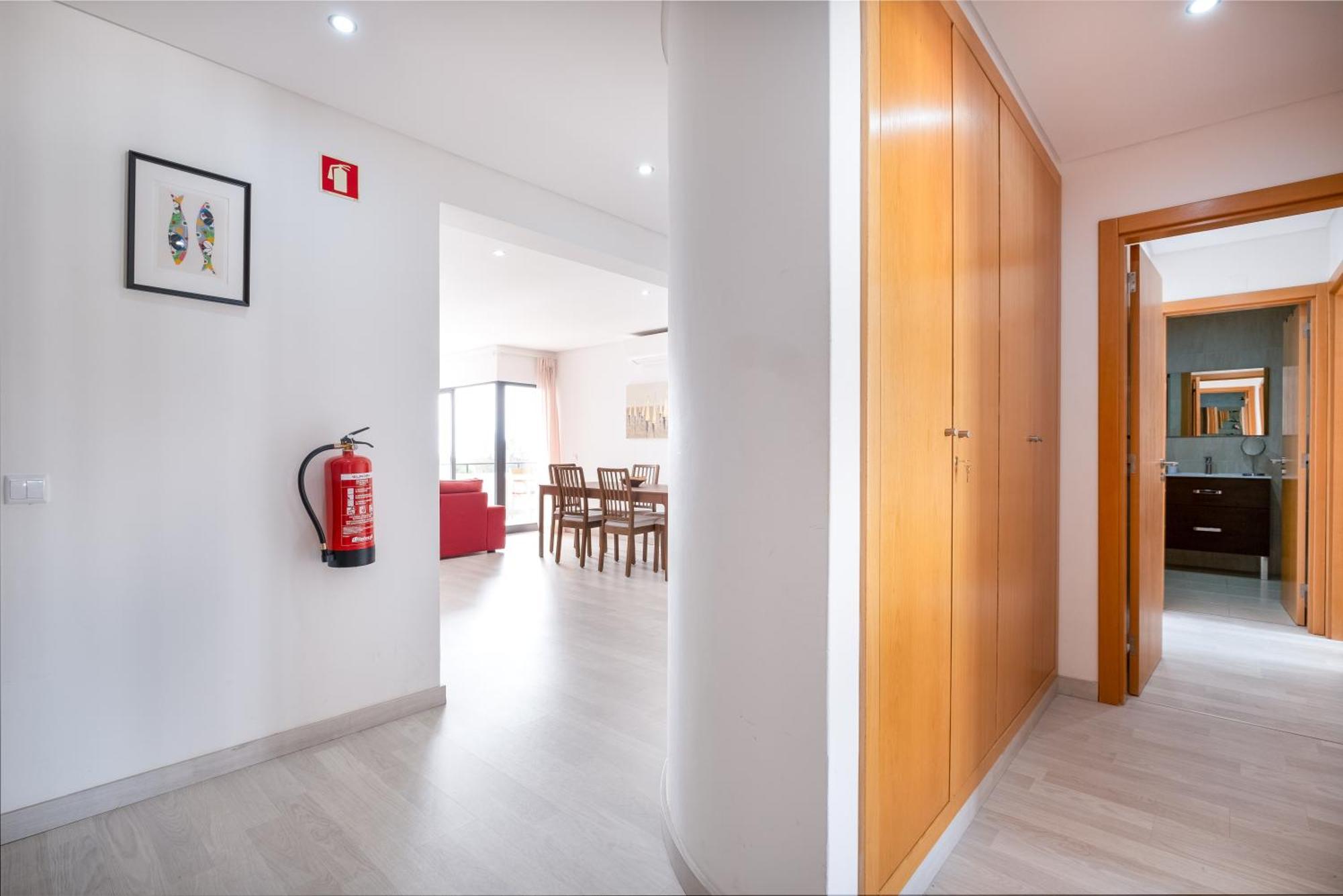 - Spacious With Swimming Pool & View *