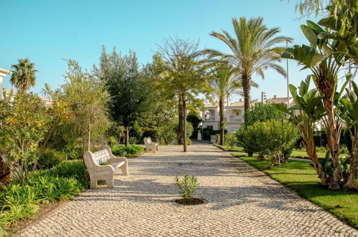 Villa Four Bedroom With Private Pool Oasis Parque At09