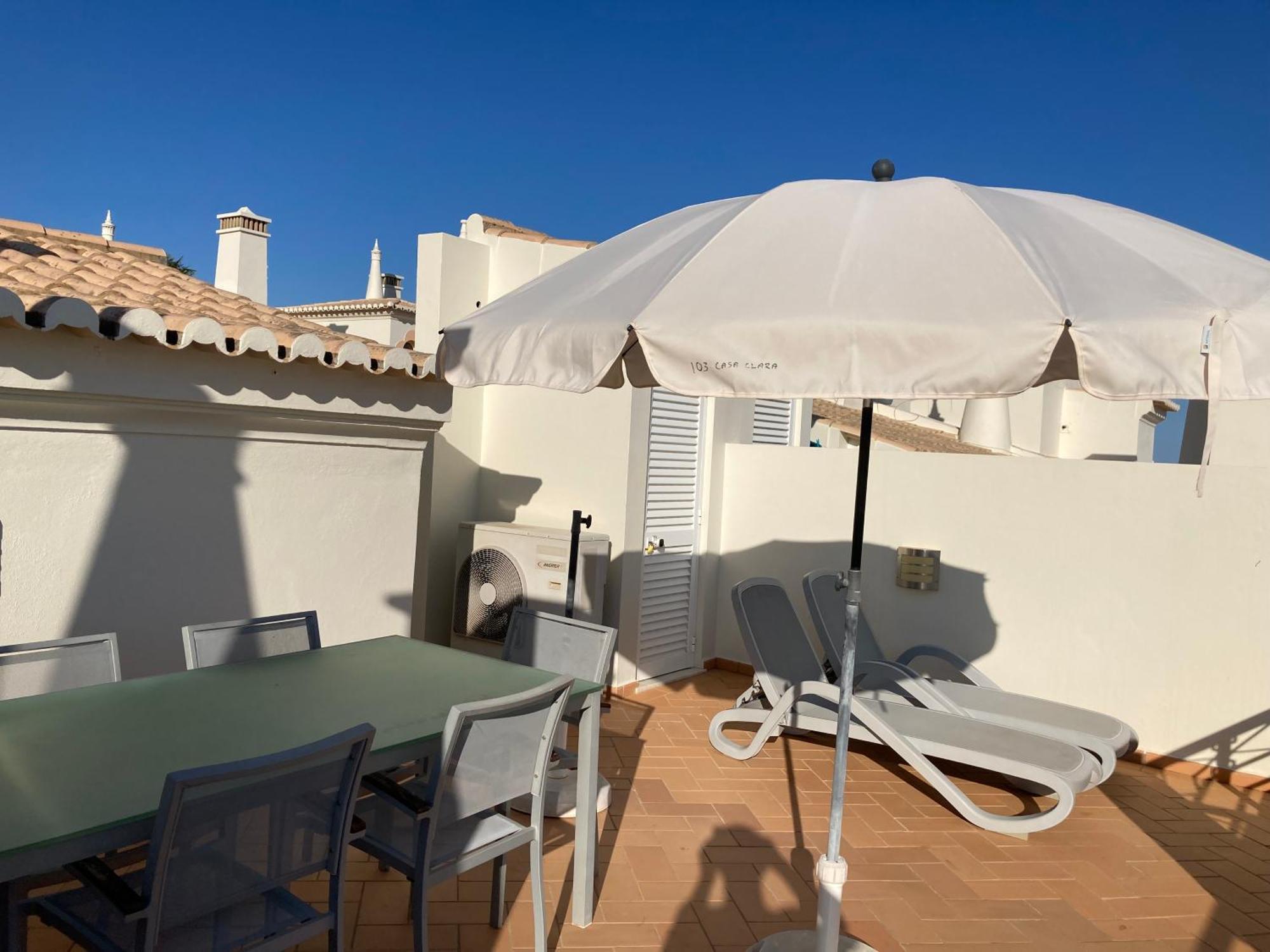 Luxury Private Property-pool, Unique Sun Roof, Free Wifi Budens