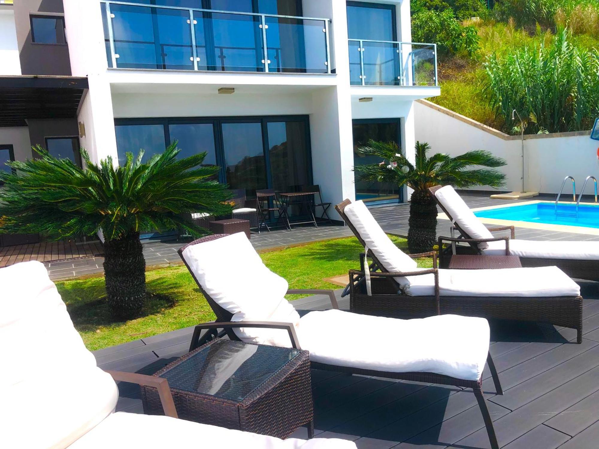 Alex,pool And Ocean View Calheta (Madeira)