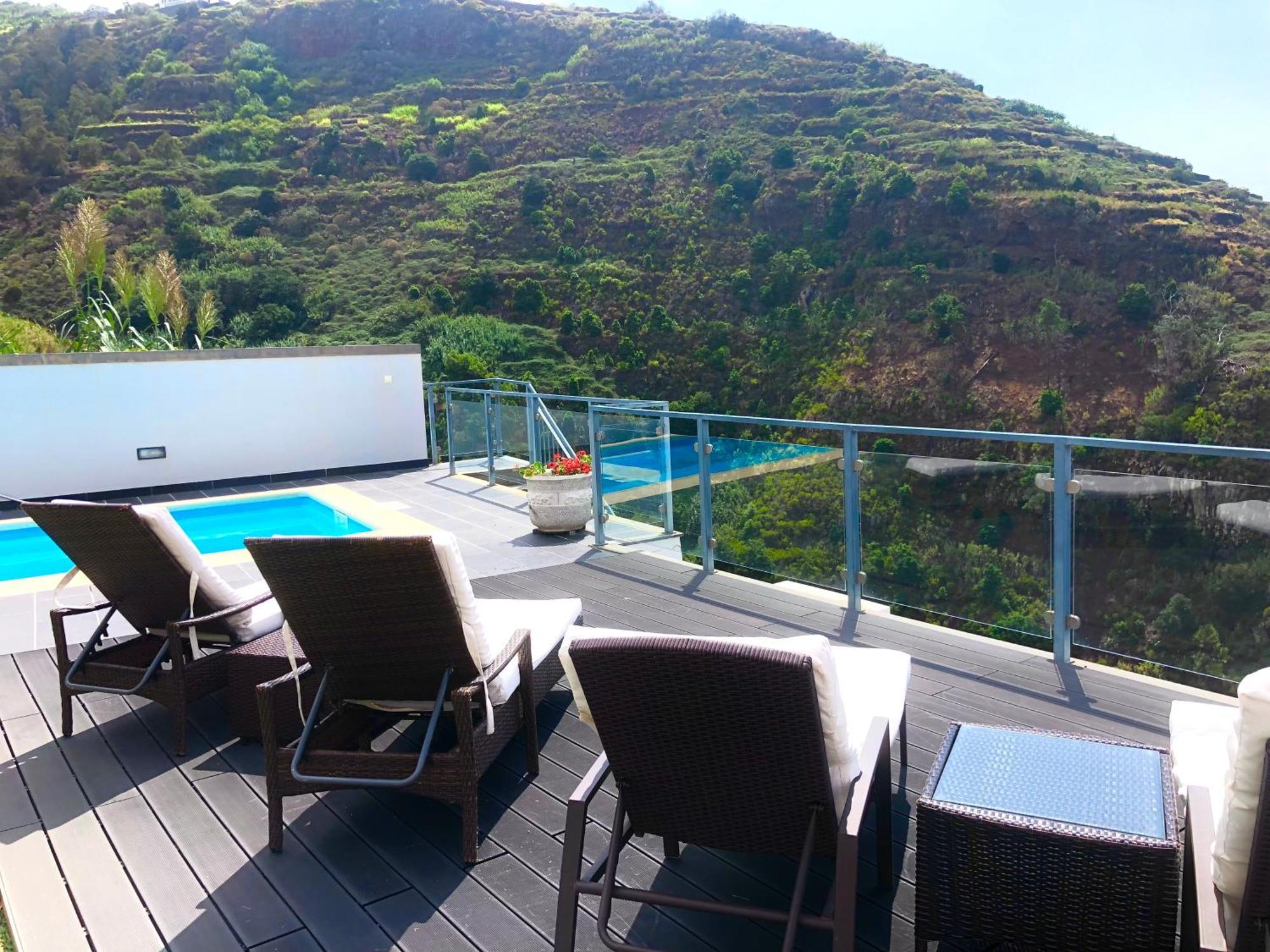 Alex,pool And Ocean View * Calheta (Madeira)