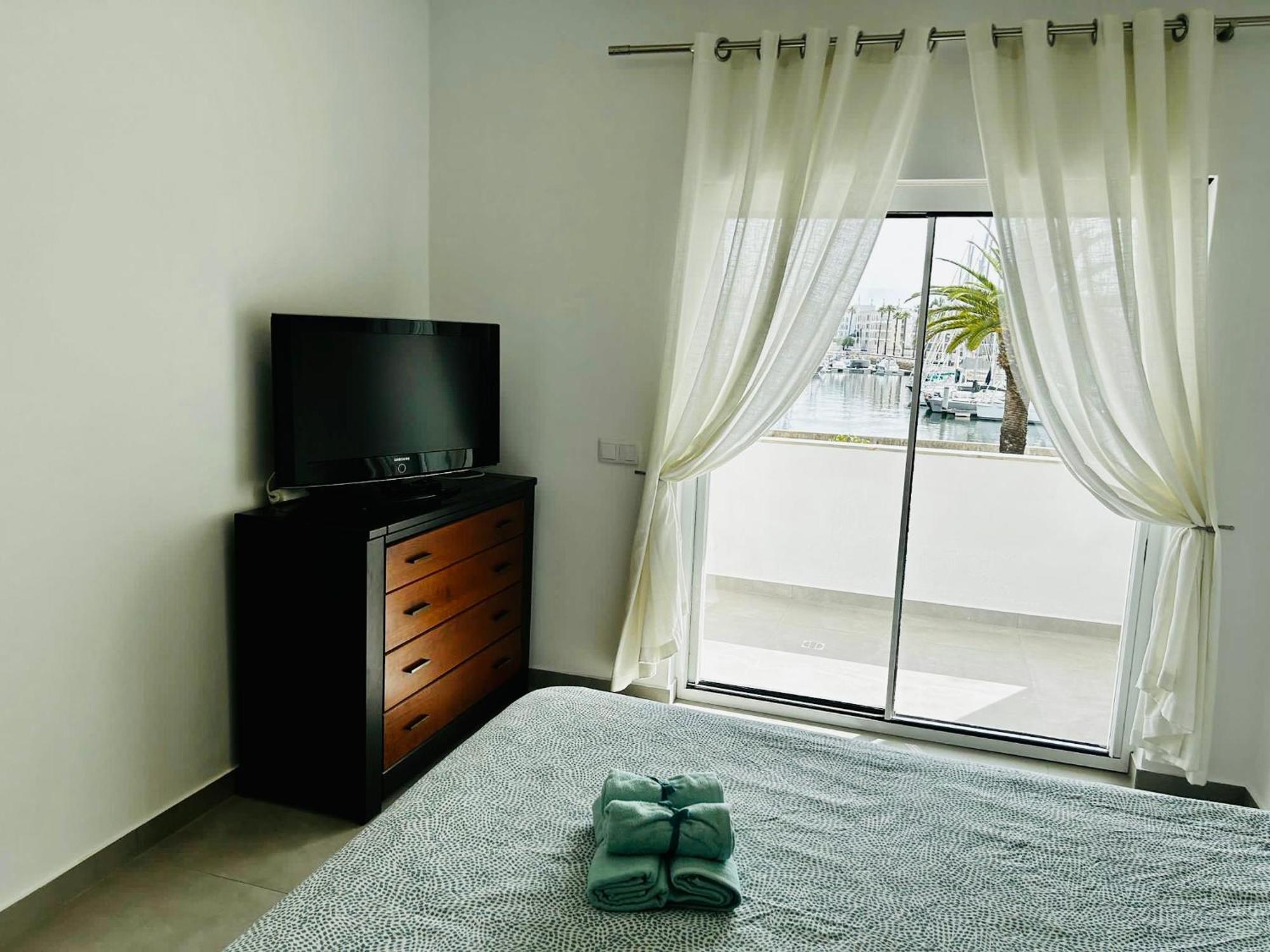 Marina View On Main Avenue * Lagos