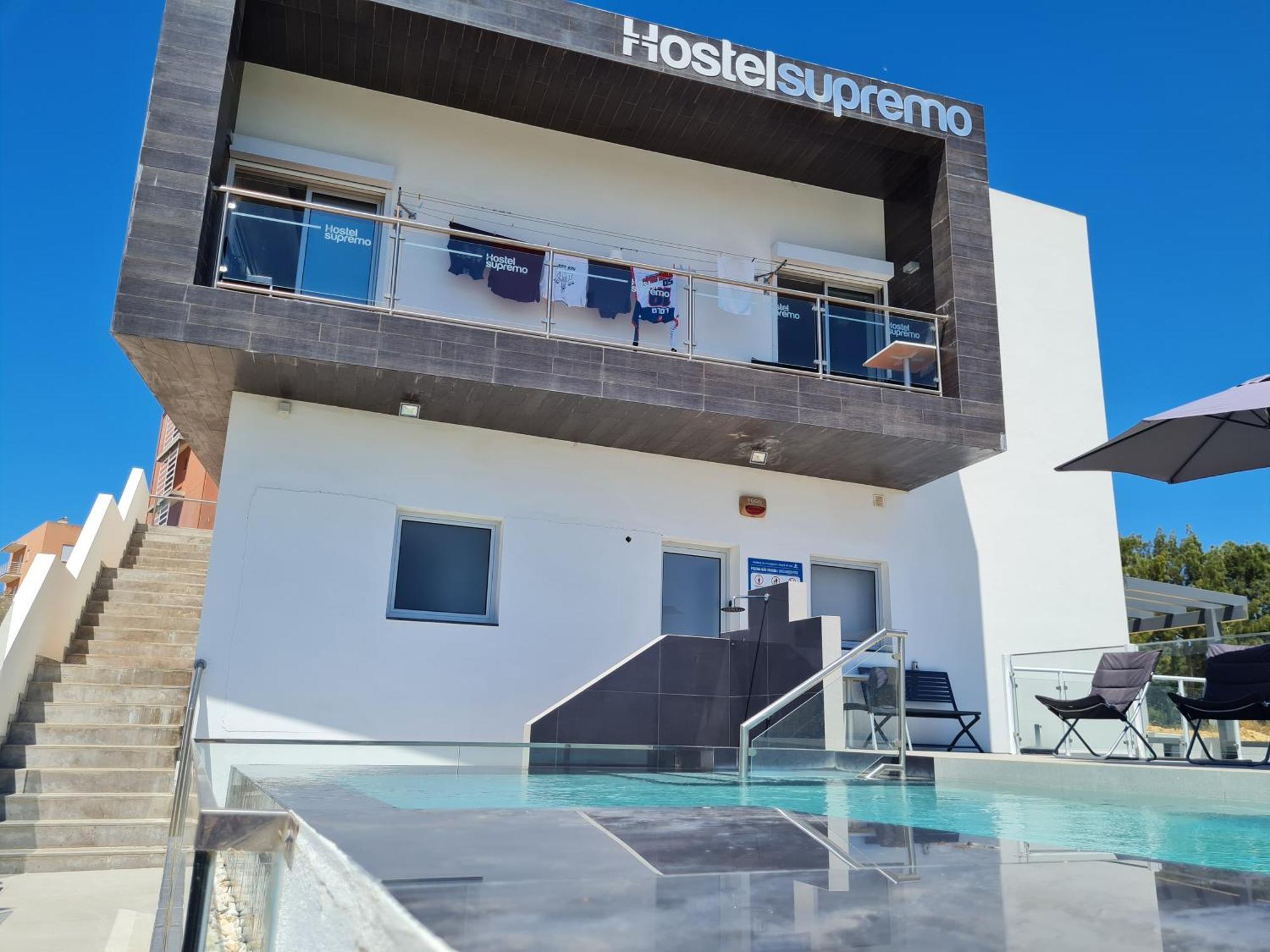 Supremo Hostel