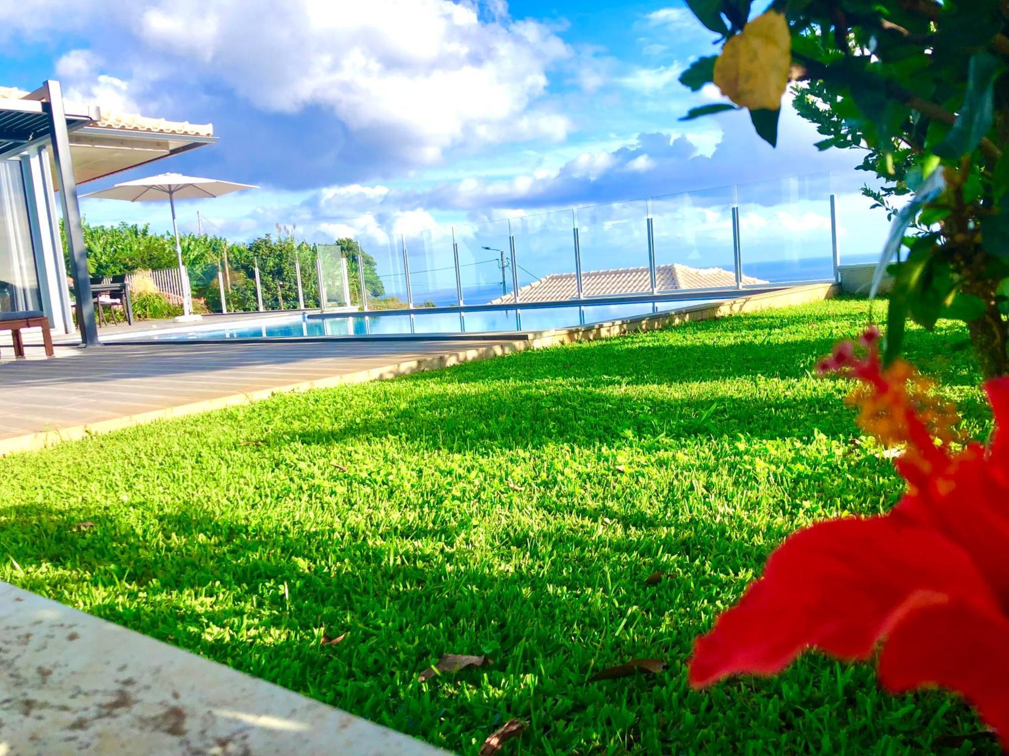 Pinheira Iv -heated Swimming Pool And Jacuzzi Villa *