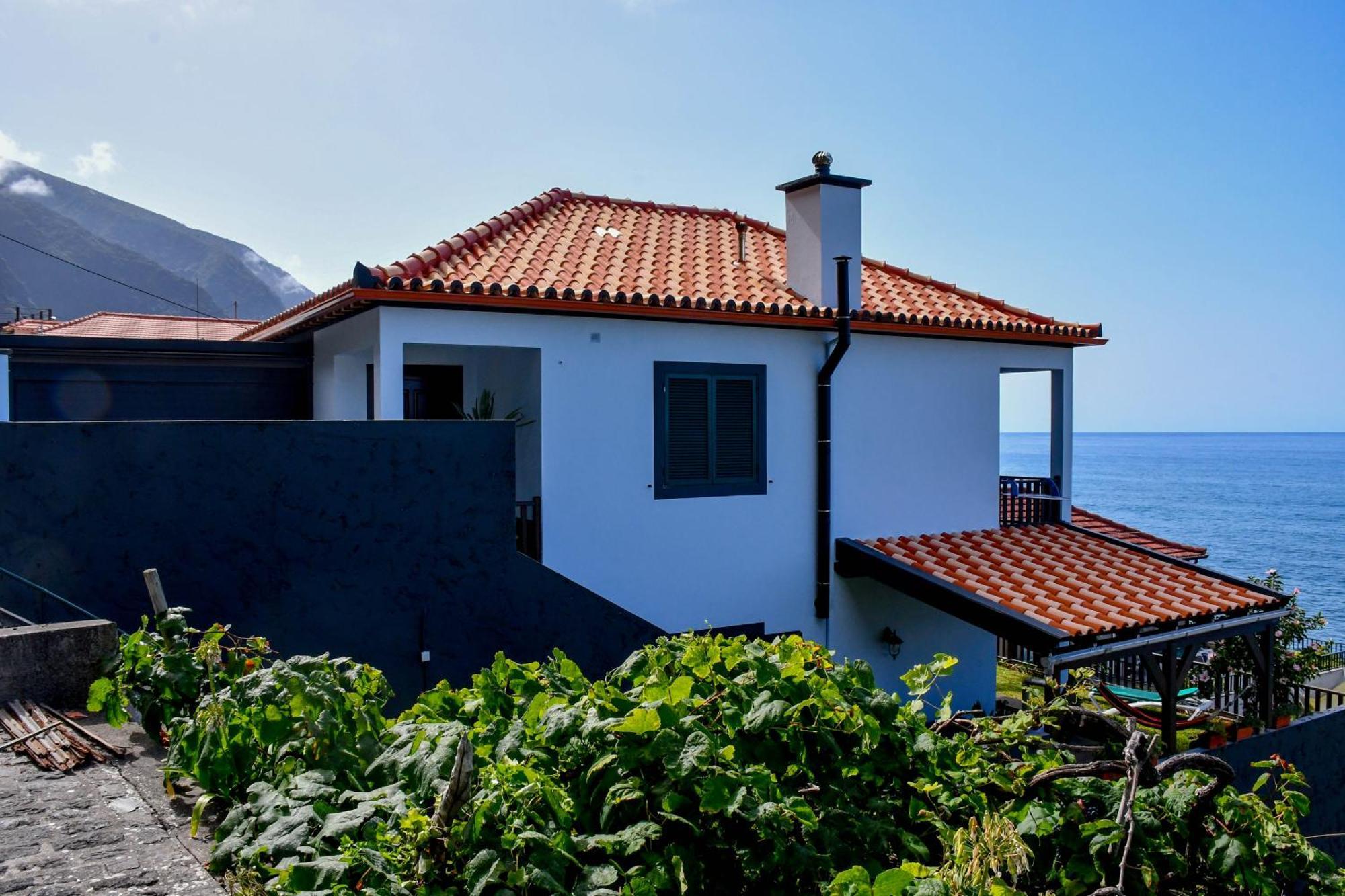 Bluehouse Paradise Right By The Sea Holiday home