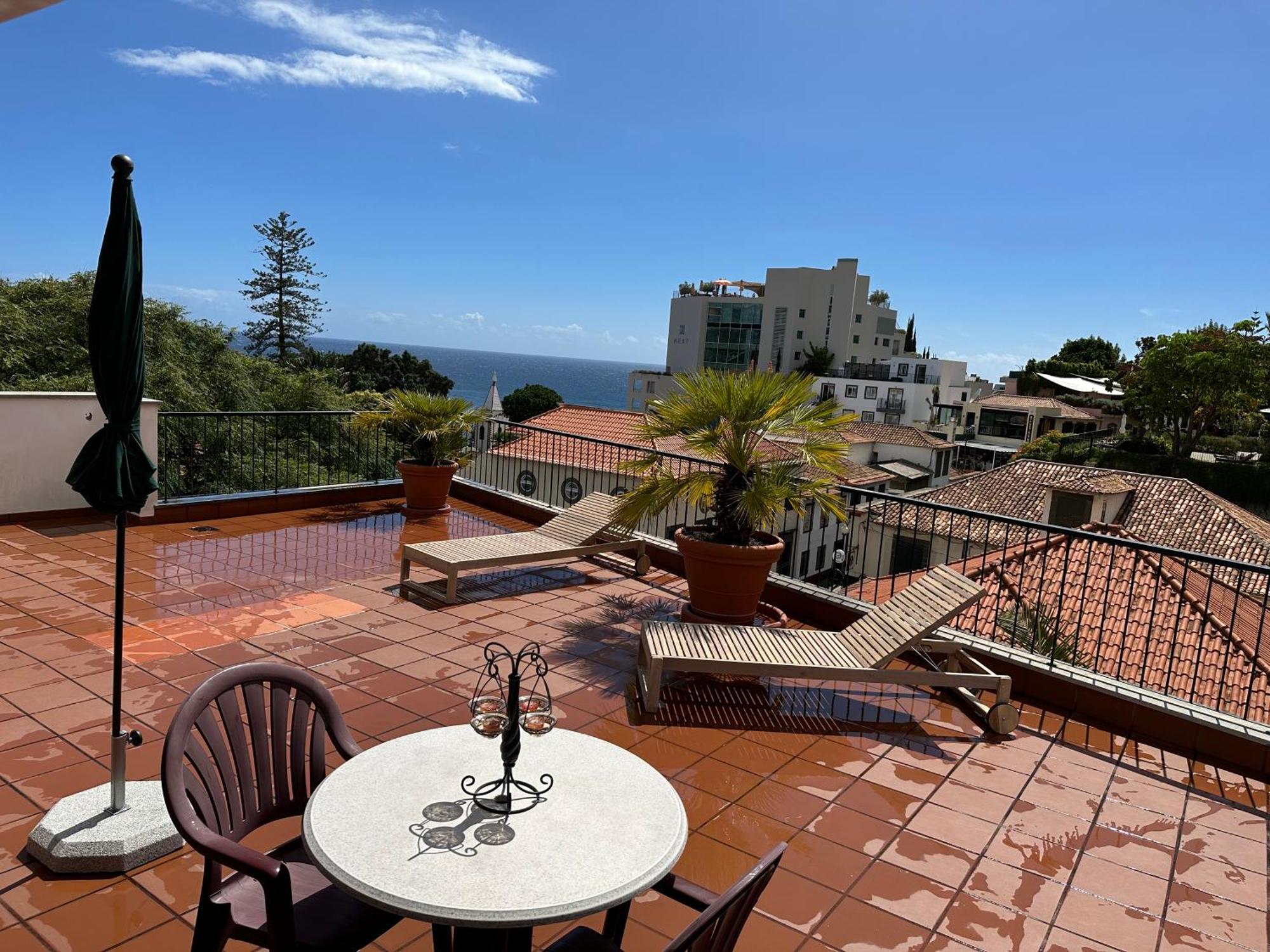 Casino With Sea View Apartamento *