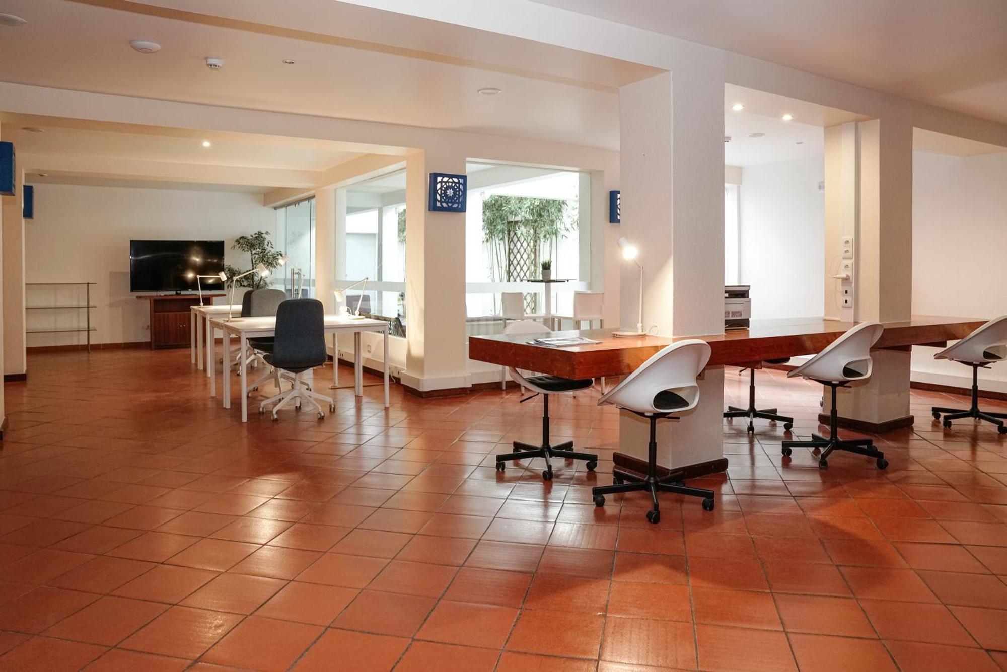 Hotel Carvi 3*