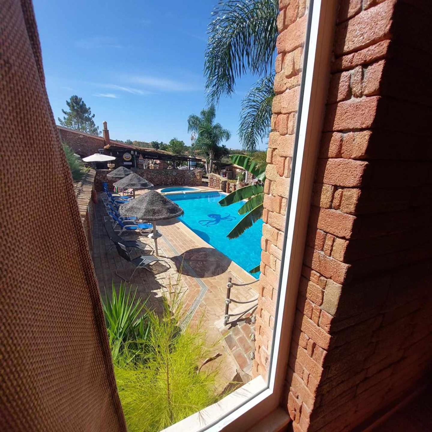 Bora-bora Pera