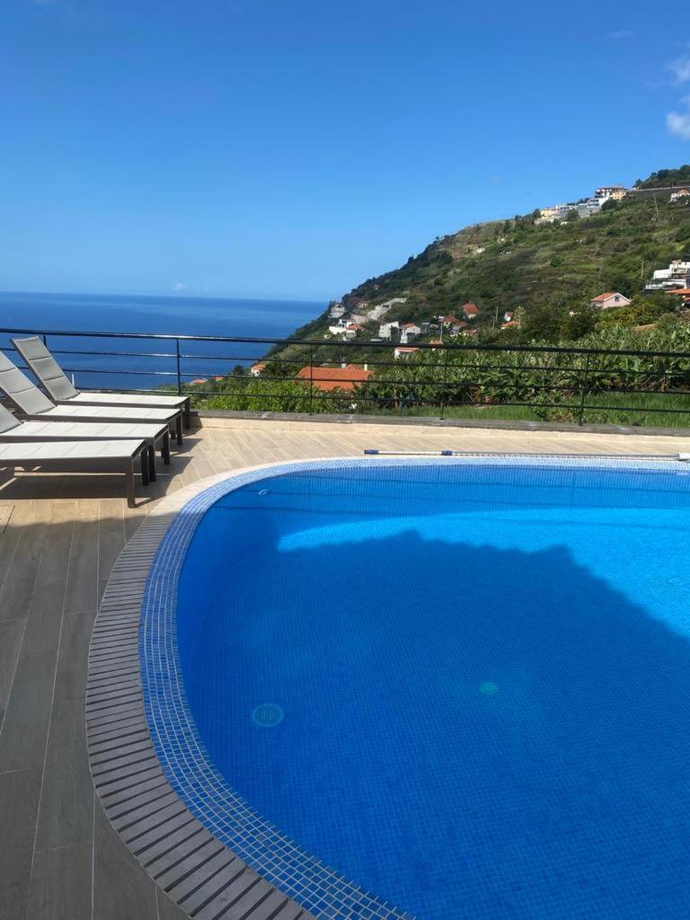 Villa Luxury With Private Heated Pool, Garden And Views Of The Sea And Mountains.
