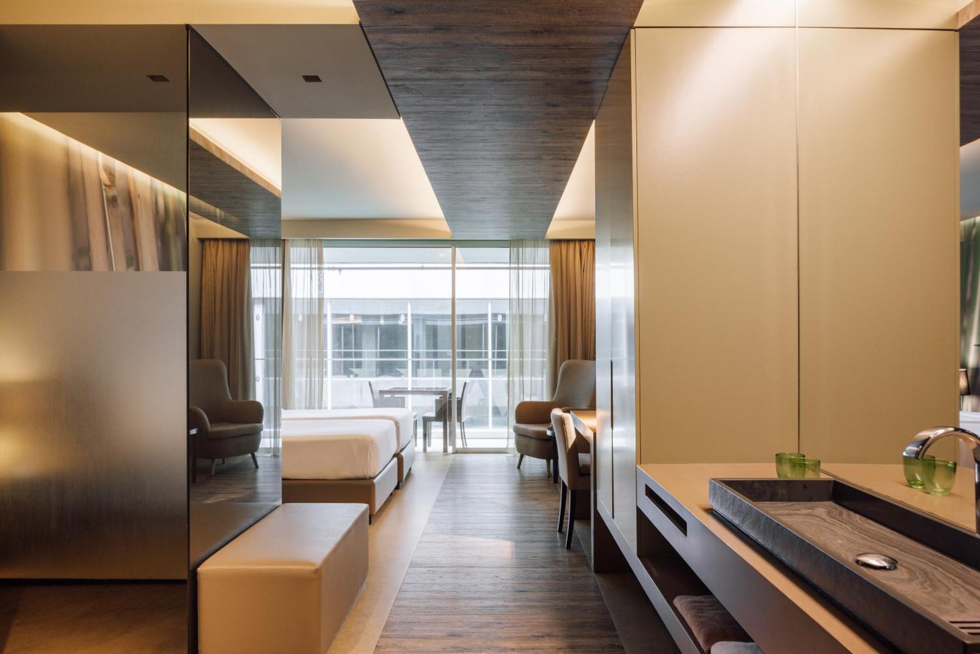 Resort Saccharum - And - Savoy Signature 5*
