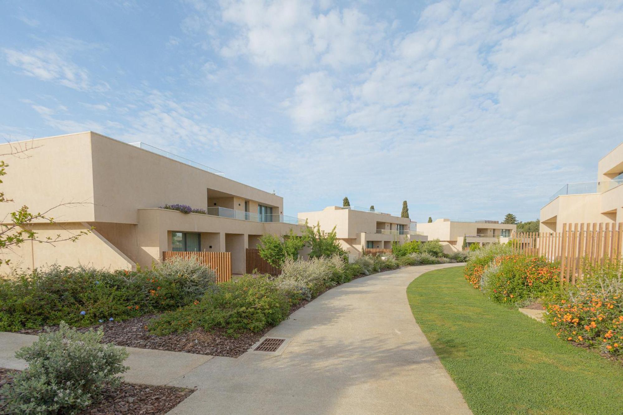 White Shell Resort 4*