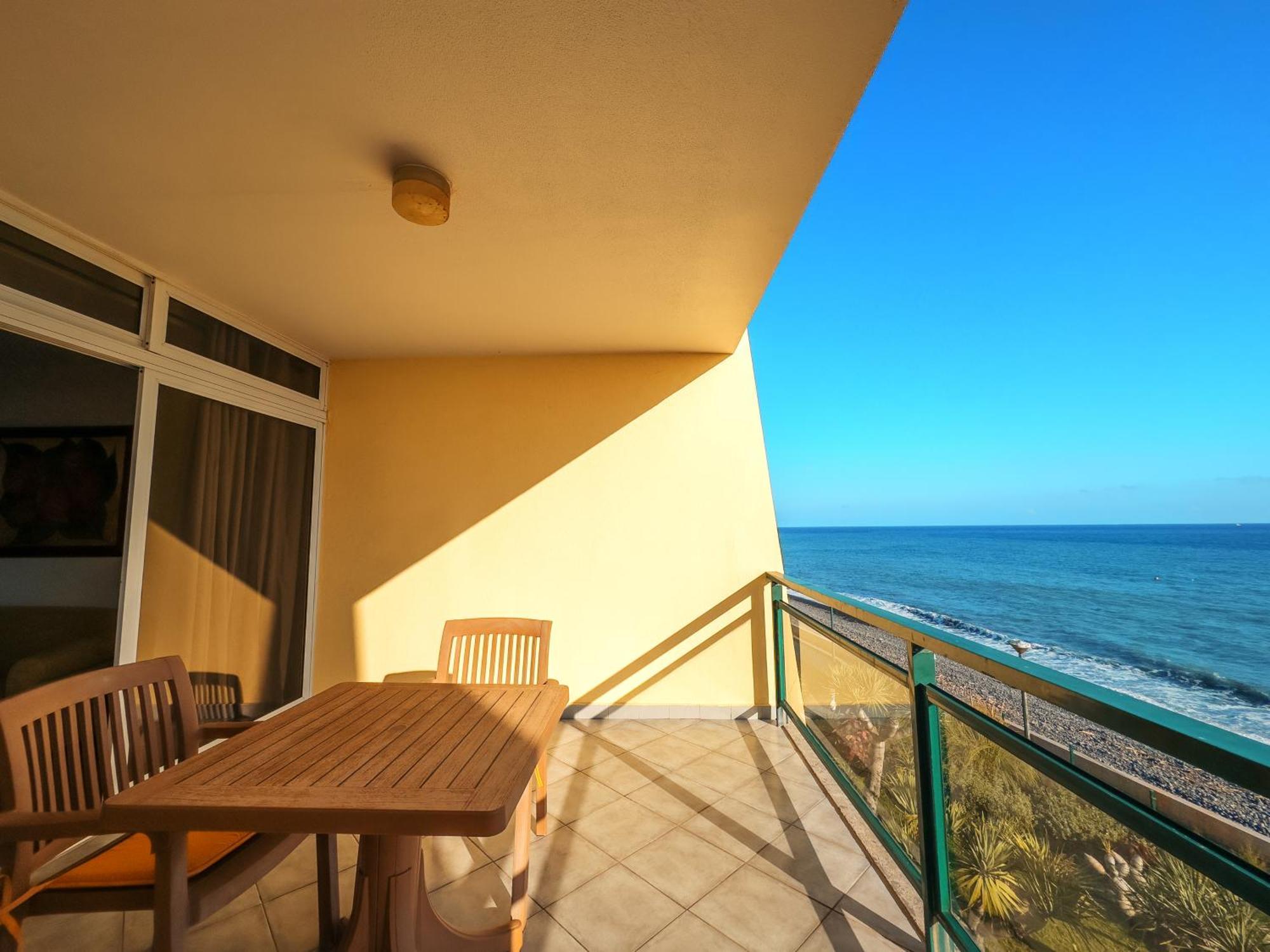 Tranquil Beachside - Atlantic Gardens Appartement